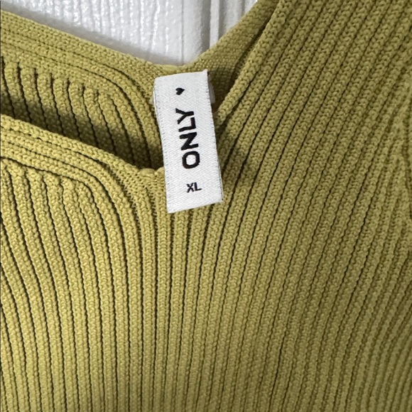 Only Olive Ribbed Crop Top - Picture 2 of 2